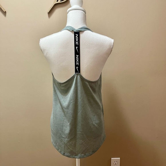 Women’s Nike Dri-FIT Elastika Training Tank Top Size Medium - Picture 5 of 9